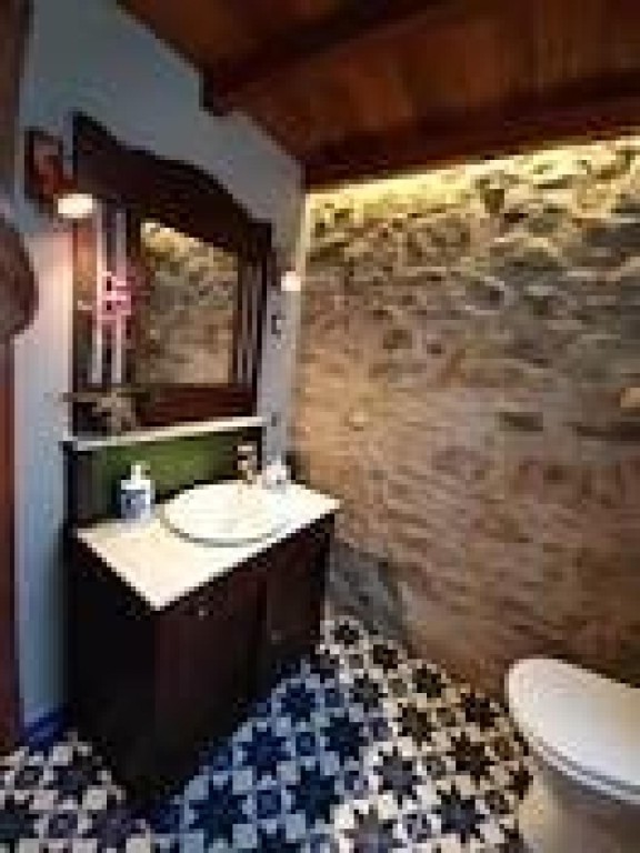 Imagen 3 de Encantadora Casa de Piedra Rehabilitada en Vimianzo - ¡Lista Para Entrar a Vivir!