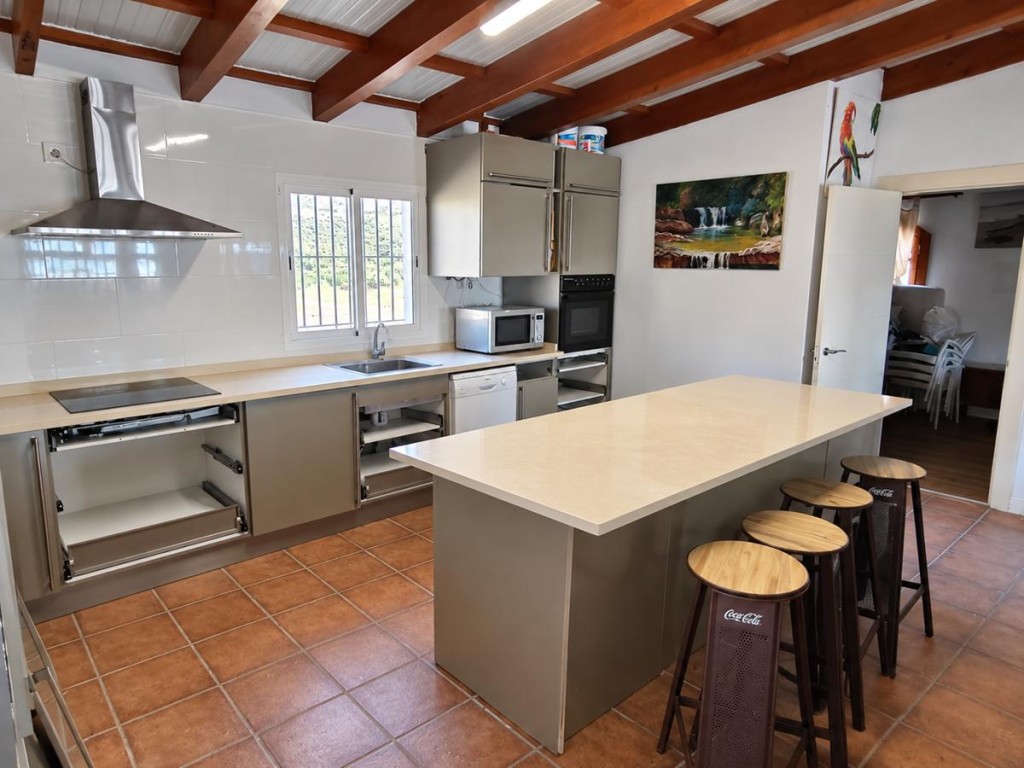 Imagen 3 de VENTA DE EXCEPCIONAL FINCA RÚSTICA CON GRAN PARCELA Y EDIFICACIONES EN ESTEPONA