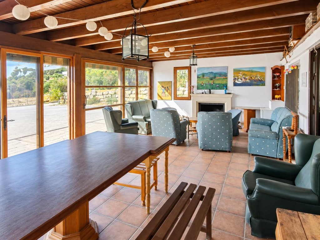 Imagen 4 de VENTA DE EXCEPCIONAL FINCA RÚSTICA CON GRAN PARCELA Y EDIFICACIONES EN ESTEPONA
