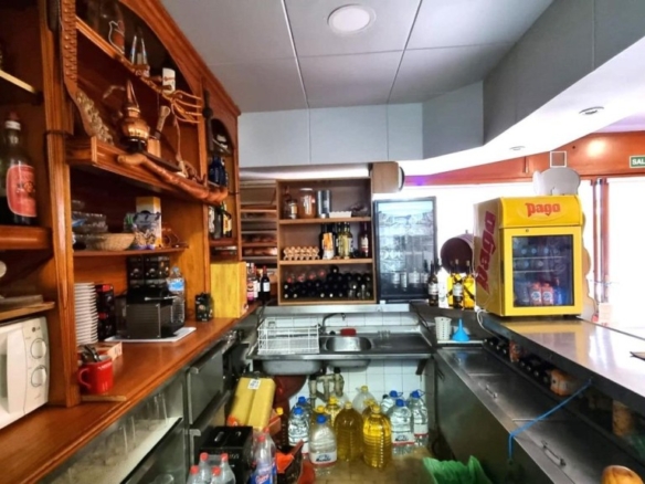 Imagen 4 de Restaurante Burger en plena actividad