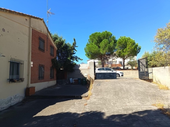 Imagen 1 de Oportunidad en Albarreal de Tajo – ¡Sin comisión al comprador!