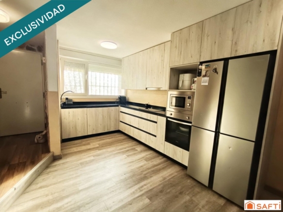 Imagen 3 de Exclusivo adosado con piscina y terraza