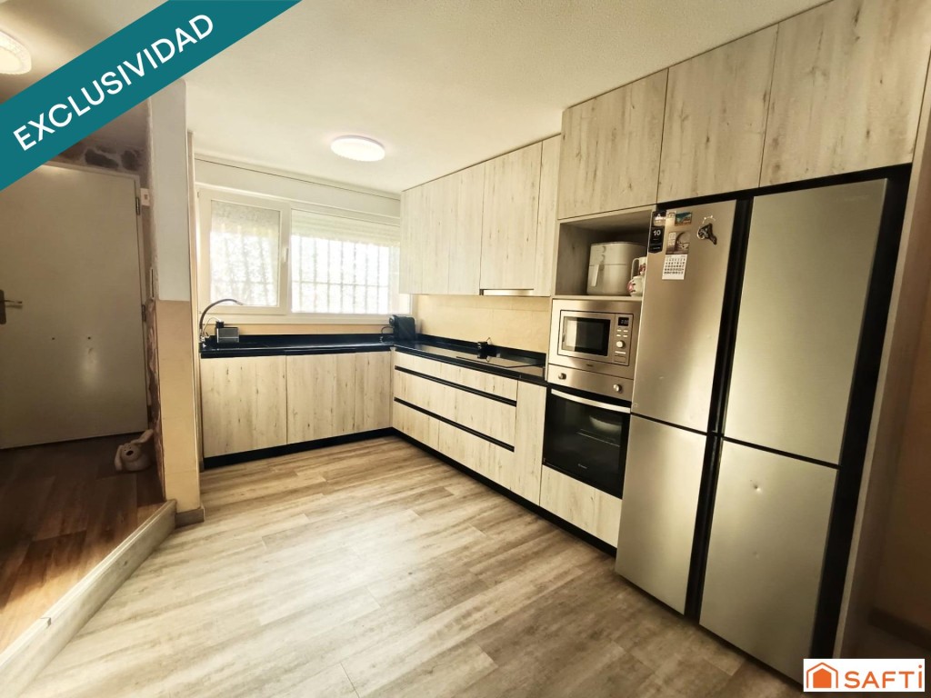 Imagen 3 de Exclusivo adosado con piscina y terraza