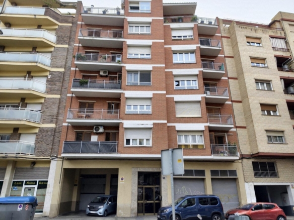 Imagen 1 de PISO DE 100 m2 CON 4 HABITACIONES EN LA ZONA DEL ESCORXADOR
