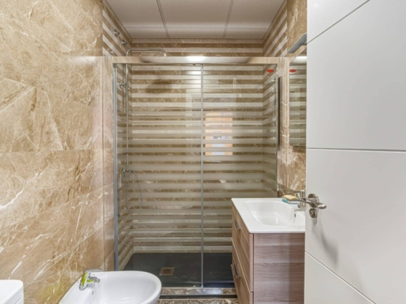 Imagen 3 de Clínica de fisioterapia en venta – 250 m2 – totalmente equipada – lista para funcionar