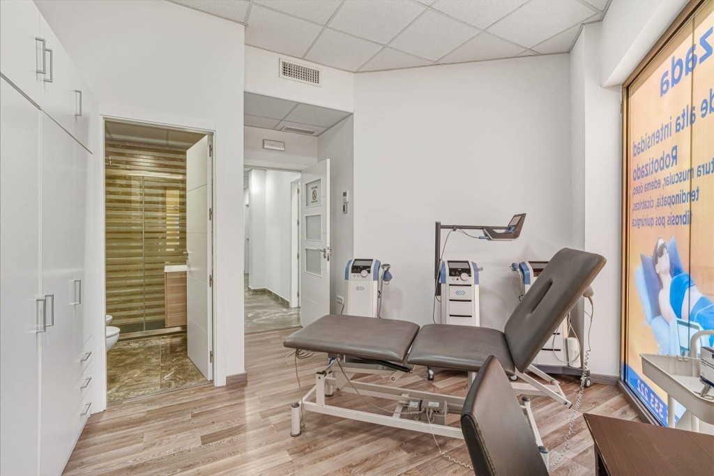 Imagen 4 de Clínica de fisioterapia en venta – 250 m2 – totalmente equipada – lista para funcionar