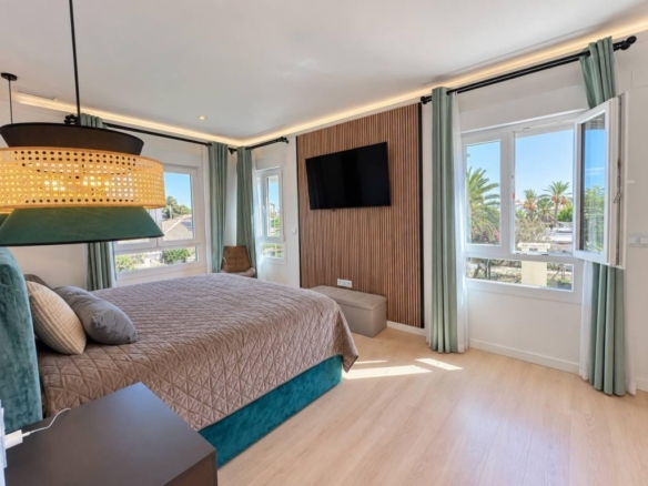 Imagen 4 de EXCLUSIVA VILLA DE LUJO EN SAN JUAN: DOS CASAS INDEPENDIENTES Y OASIS PRIVADO