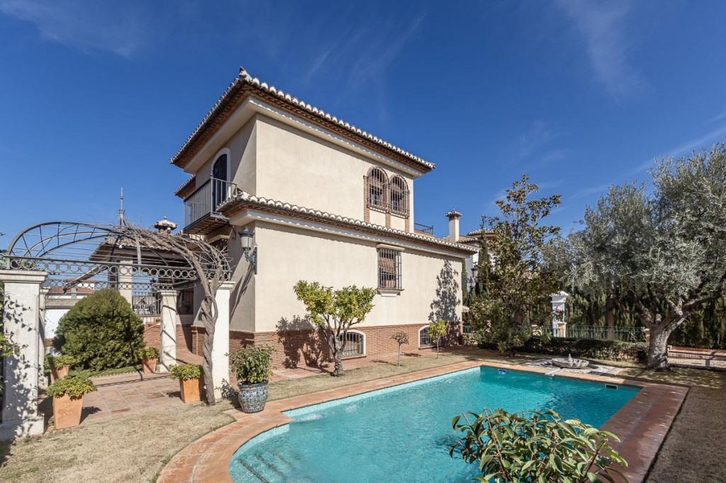 Imagen 1 de Casa-Chalet en Venta en Ogijares Granada