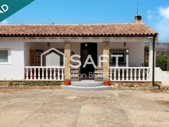 Imagen 1 de CHALET INDEPENDIENTE CON PISCINA Y GRAN PARCELA.