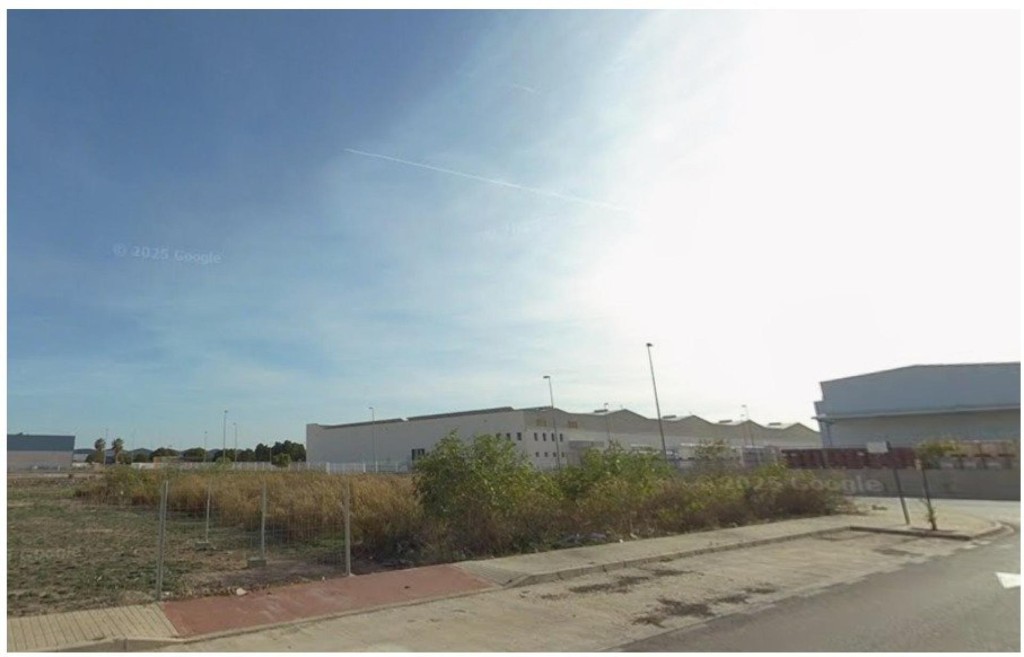 Imagen 1 de Parcela industrial esquinera de 1.750 m² en Quartell