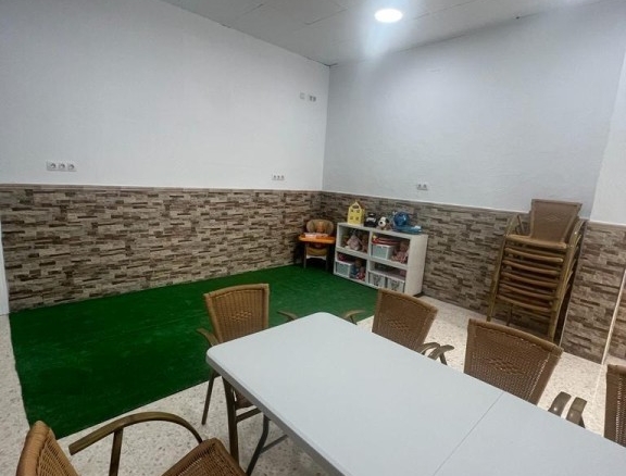 Imagen 2 de LOCAL COMERCIAL DIÁFANO A PIE DE CALLE EN SEVILLA ESTE