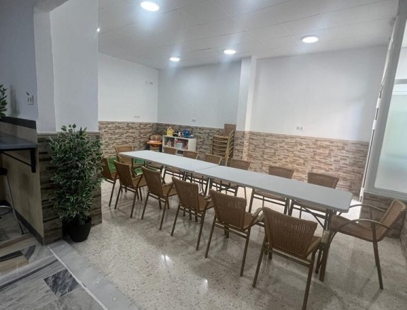 Imagen 1 de LOCAL COMERCIAL DIÁFANO A PIE DE CALLE EN SEVILLA ESTE