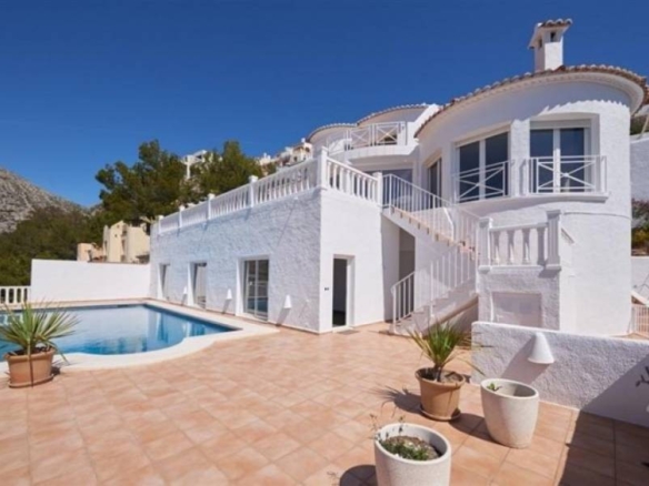 Imagen 3 de ESPECTACULAR VILLA EN ALTEA HILLS. 4D.5B.2SALONES.295M2