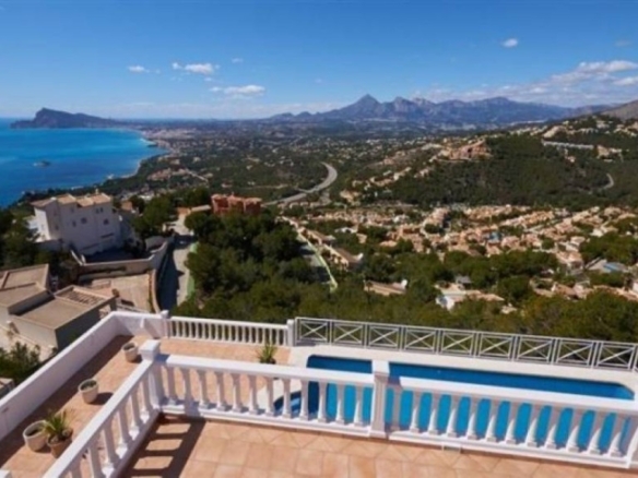 Imagen 1 de ESPECTACULAR VILLA EN ALTEA HILLS. 4D.5B.2SALONES.295M2