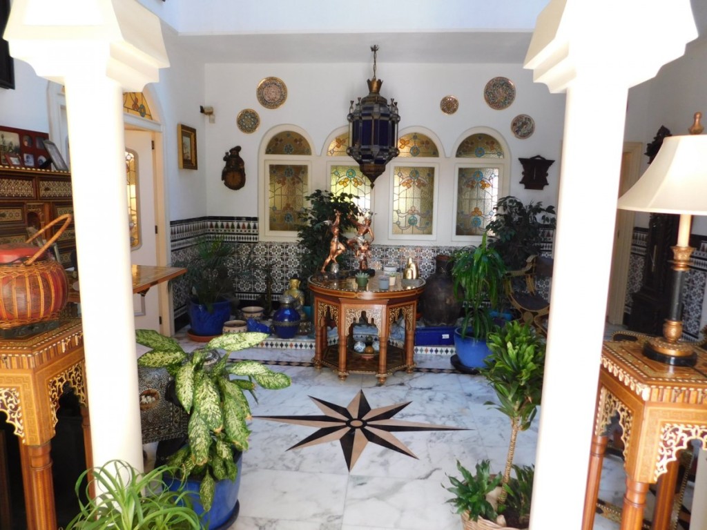 Imagen 3 de VENTA - VILLA DE LUJO - TORREVIEJA - 6 DORMITORIOS - 5 BAÑOS - 328 M2 - PARCELA 1066 M2 - PISCINA - GARAJE