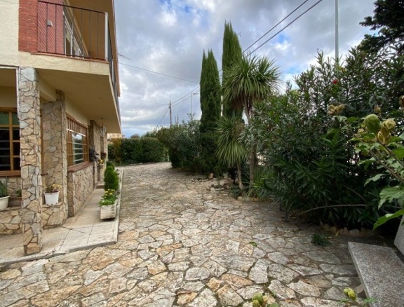 Imagen 4 de VENTA-CASA-VIDRERAS-5HAB-2ASEOS-1BAÑO