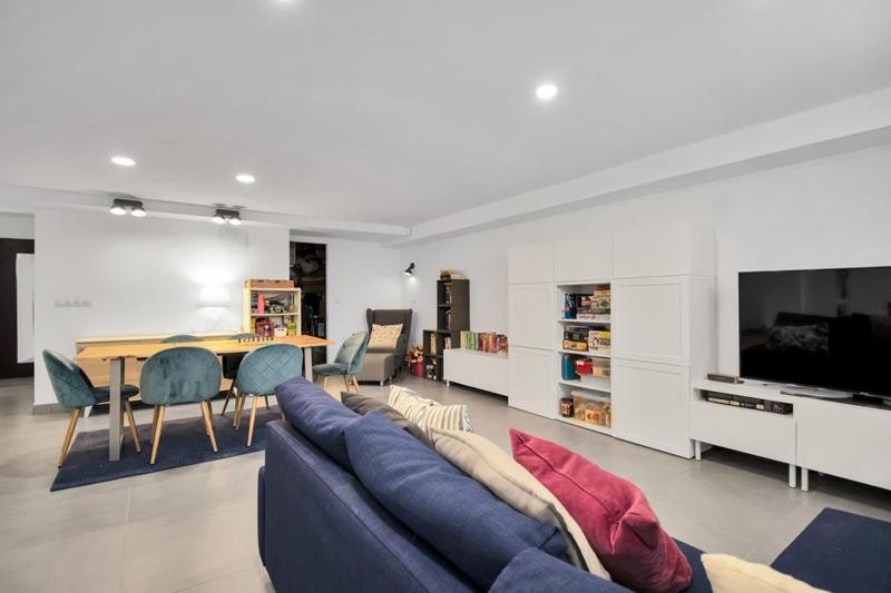 Imagen 1 de ALQUILER DE VIVIENDA CON JARDÍN Y PISCINA PRIVADA EN CASARES COSTA