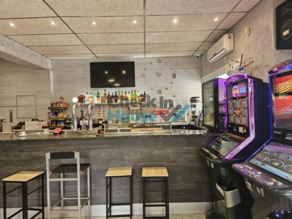 Imagen 2 de Local comercial en Venta en Palamos Girona