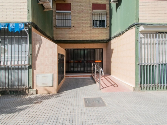 Imagen 2 de Magnífica vivienda exterior junto al Metro en Montequinto (Dos Hermanas)