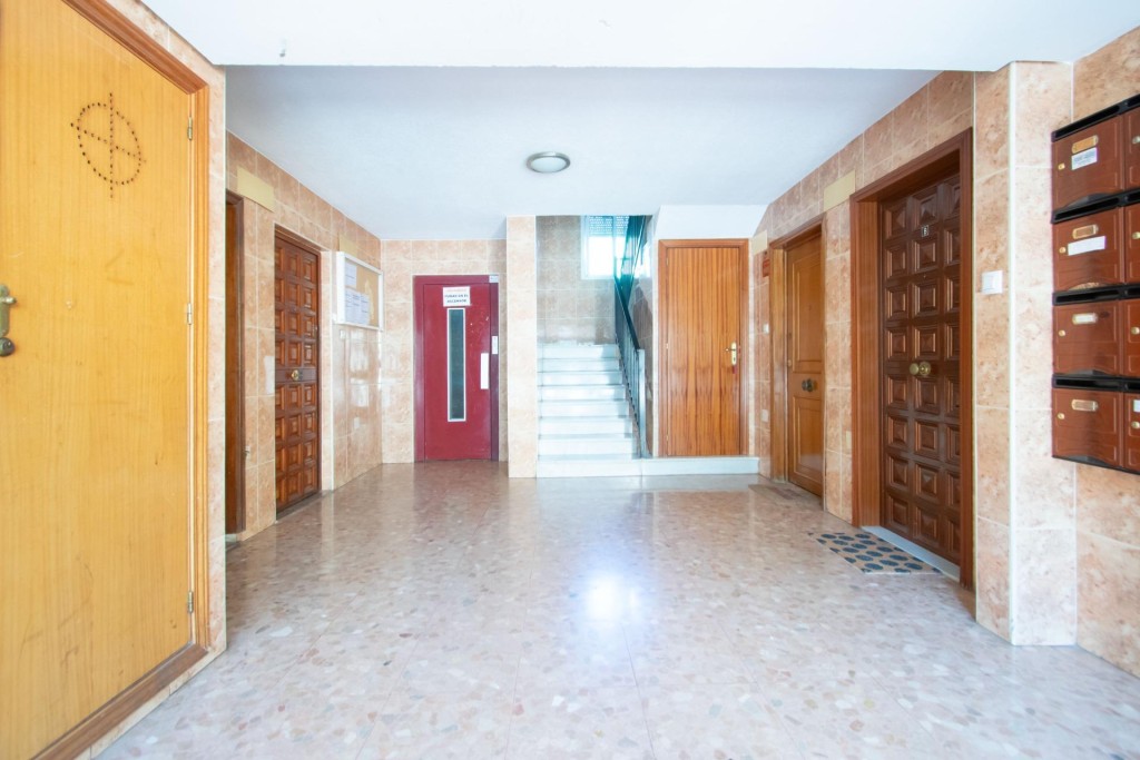 Imagen 3 de Magnífica vivienda exterior junto al Metro en Montequinto (Dos Hermanas)