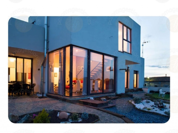 Imagen 1 de Casa-Chalet en Venta en Cortos Ávila
