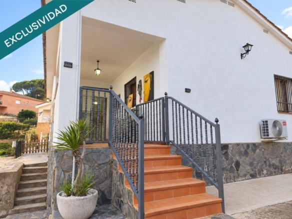 Imagen 2 de Casa en venta en Maçanet residencial con Placas solares y terreno semiplano