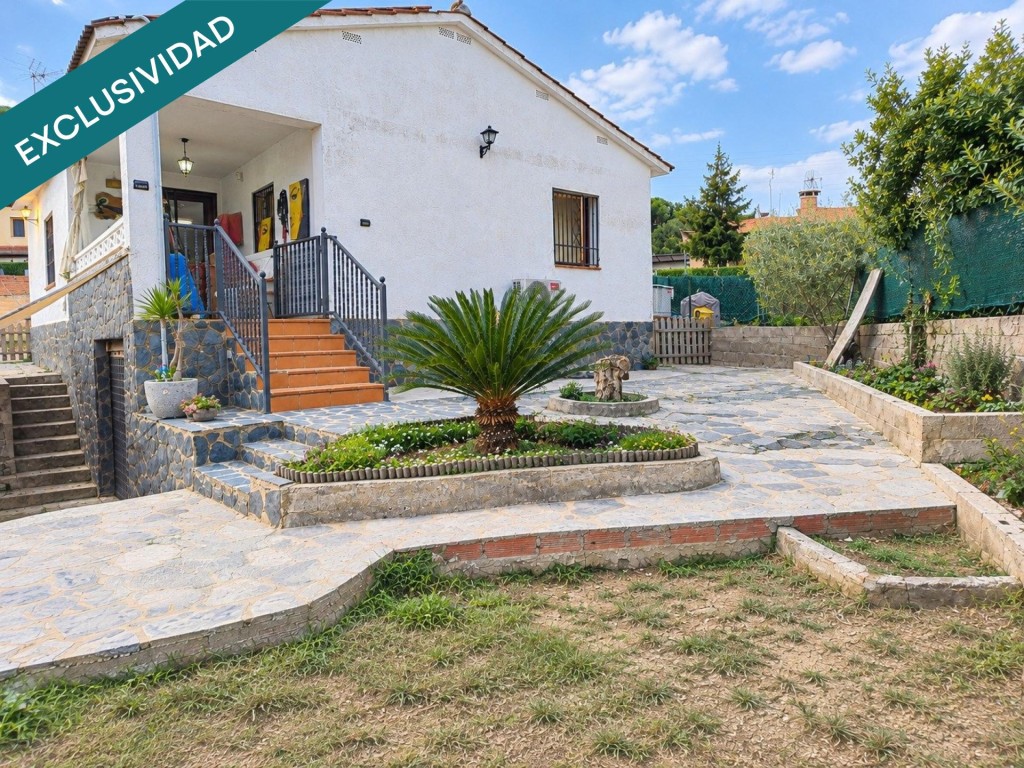 Imagen 1 de Casa en venta en Maçanet residencial con Placas solares y terreno semiplano