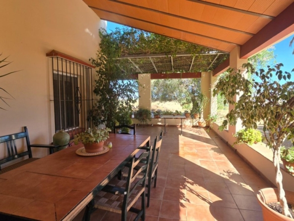 Imagen 2 de Magnífica casa de campo con piscina y vistas a Moguer