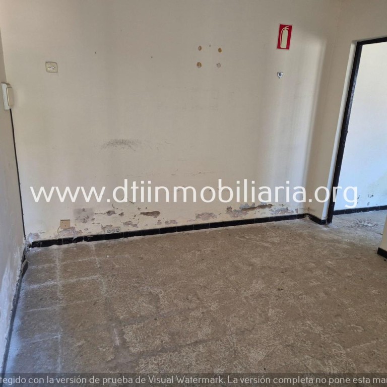 Imagen 2 de SE VENDE LOCAL COMERCIAL LA PALMA DEL CONDADO