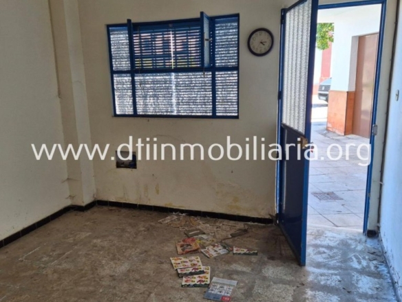 Imagen 3 de SE VENDE LOCAL COMERCIAL LA PALMA DEL CONDADO