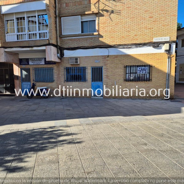 Imagen 1 de SE VENDE LOCAL COMERCIAL LA PALMA DEL CONDADO