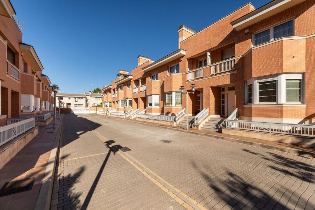 Imagen 2 de Chalet Adosado en Pozuelo De Alarcón