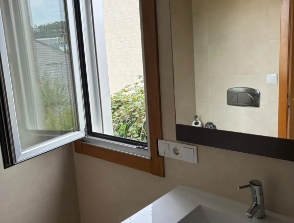 Imagen 4 de Casa-Chalet en Venta en Adina (Santa Maria) Pontevedra