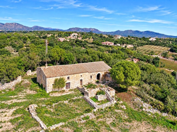 Imagen 3 de Casa de campo-Masía en Venta en Sant Llorenç Des Cardassar Baleares