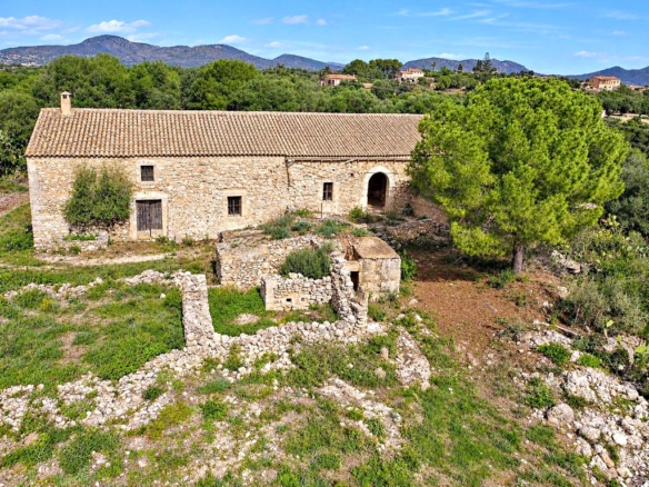 Imagen 1 de Casa de campo-Masía en Venta en Sant Llorenç Des Cardassar Baleares