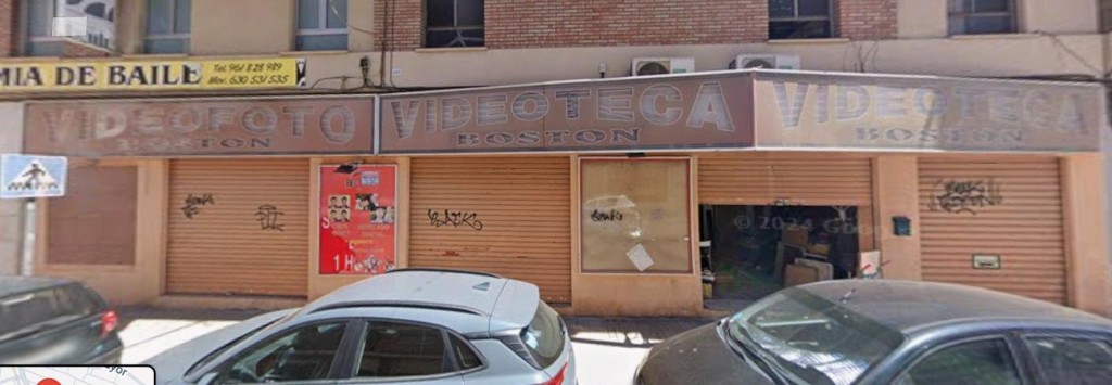 Imagen 1 de LOCAL COMERCIAL DE 400 m² EN EJE COMERCIAL DE BURJASSOT - GRAN FACHADA Y 4 ESCAPARATES