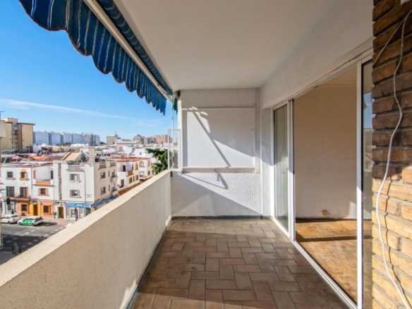 Imagen 2 de ESPECTACULAR PISO CON TERRAZA Y MUCHA LUZ EN TRIANA