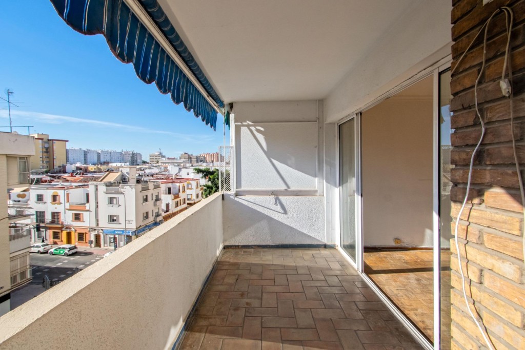 Imagen 2 de ESPECTACULAR PISO CON TERRAZA Y MUCHA LUZ EN TRIANA