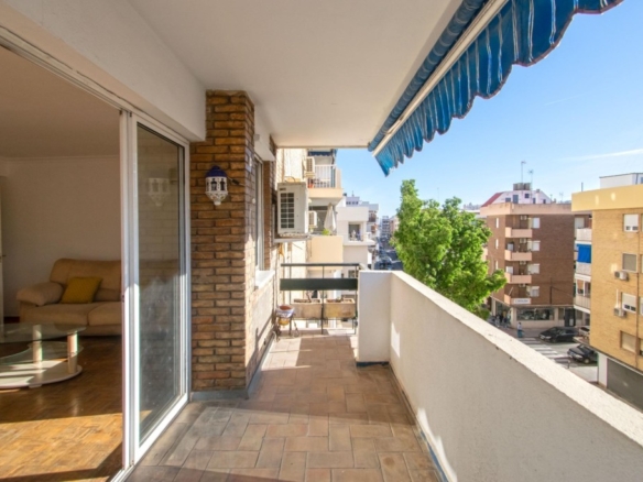 Imagen 3 de ESPECTACULAR PISO CON TERRAZA Y MUCHA LUZ EN TRIANA
