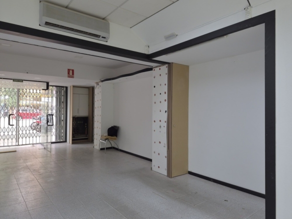 Imagen 1 de Local comercial en Venta en Barcelona Barcelona SAGRERA