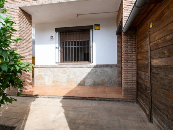 Imagen 3 de Precioso chalet pareado con piscina y barbacoa en Burguillos