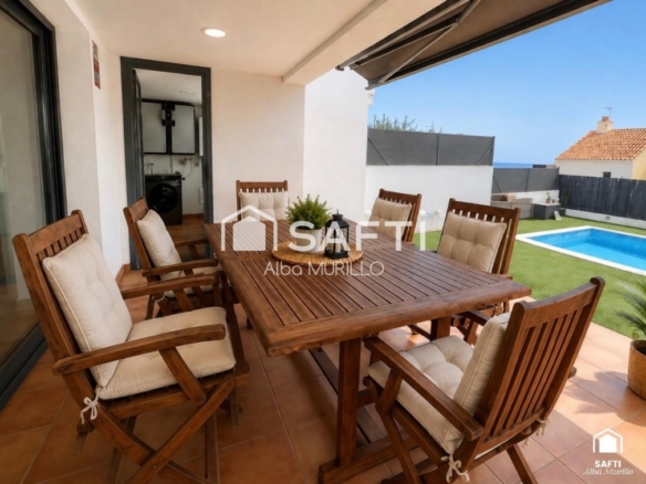 Imagen 3 de Espectacular chalet recién reformado con piscina privada y vistas al mar en Mas Mel
