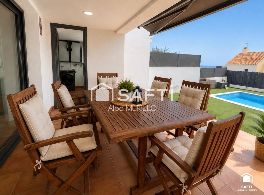 Imagen 3 de Espectacular chalet recién reformado con piscina privada y vistas al mar en Mas Mel