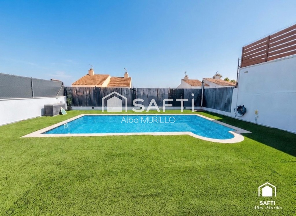 Imagen 4 de Espectacular chalet recién reformado con piscina privada y vistas al mar en Mas Mel