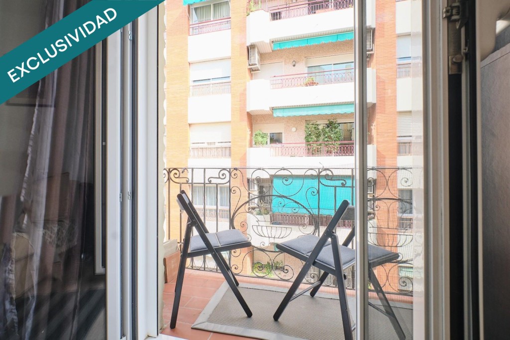 Imagen 2 de Piso exterior con 2 balcones en Hostafrancs