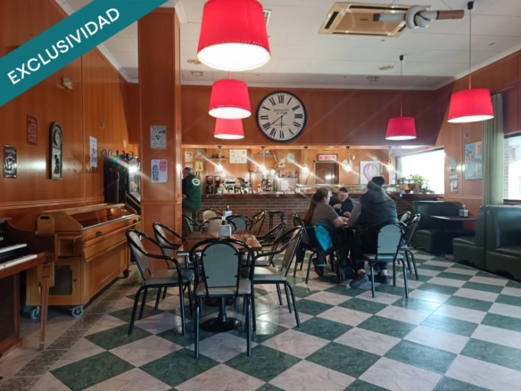 Imagen 2 de Bar-Restaurante en Venta en Huecas con Parking Privado de 2.000 m²