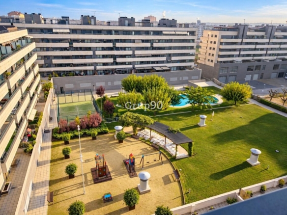 4 BALCONES Y ZONA COMUNITARIA CON 2 PISCINAS Y PISTA DE PÁDEL EN CAPPONT
