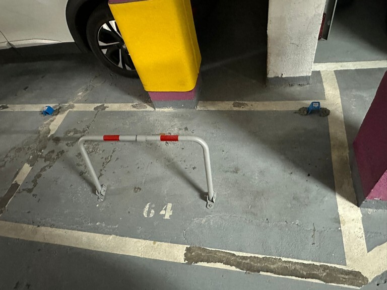 Imagen 2 de Parking moto en Alquiler en Madrid Madrid VALDEZARZA