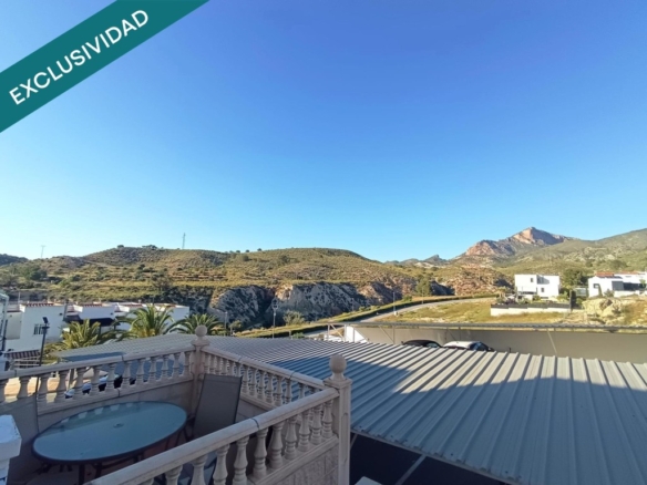 Imagen 3 de Bungalow reformado con terraza y piscina