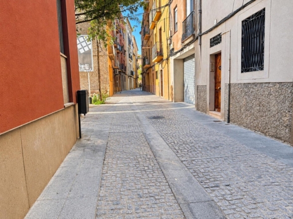 Imagen 2 de Piso en venta en el Barrio Antiguo de Manresa | Ideal inversión o primera residencia